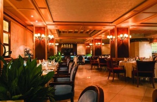 Imagen del bar/restaurante del Hotel Ramtin Tehran. Foto 8