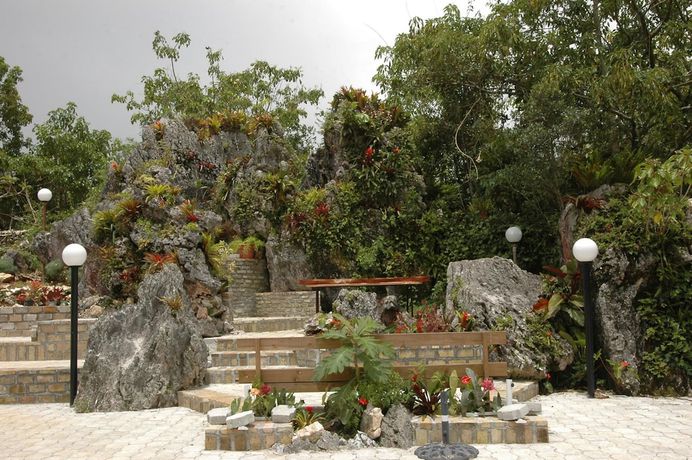 Imagen de los exteriores del Hotel Ranch Le Montcel. Foto 13