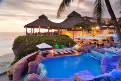 Imagen de la piscina del Hotel Rancho Banderas All Suites Resort. Foto 8