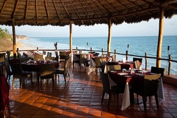 Imagen del bar/restaurante del Hotel Rancho Banderas All Suites Resort. Foto 3