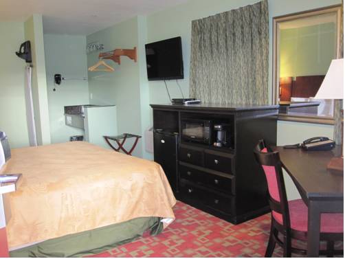 Imagen de la habitación del Hotel Rancho California Inn. Foto 15