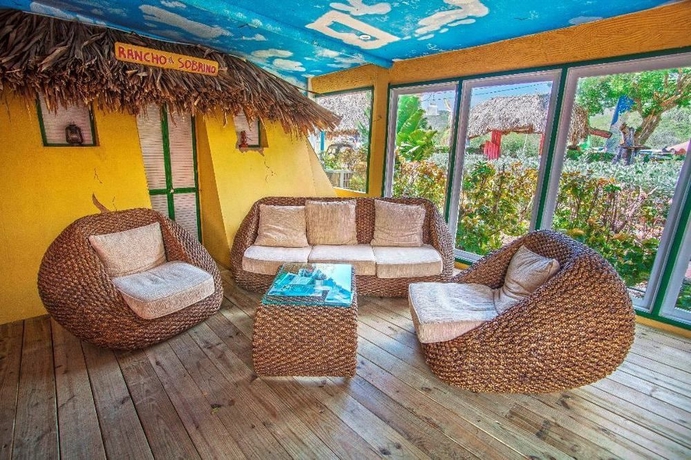 Imagen de los interiores del Hotel Rancho El Sobrino. Foto 9