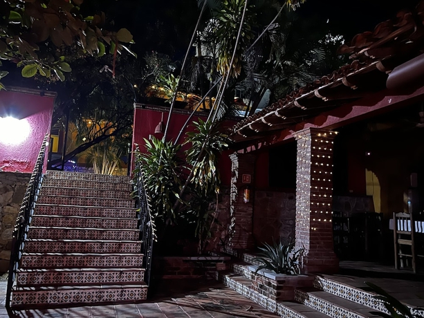 Imagen de los exteriores del Hotel Rancho Escondito. Foto 16