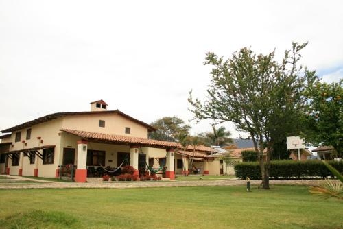 Imagen general del Hotel Rancho La Esmeralda. Foto 1