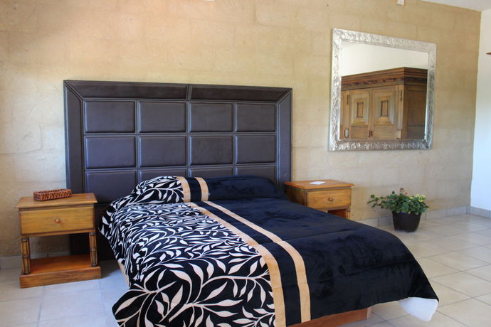 Imagen de la habitación del Hotel Rancho Los Labradores. Foto 9