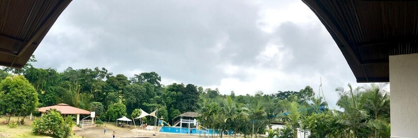 Imagen de la piscina del Hotel Rancho Playa del Sol. Foto 10