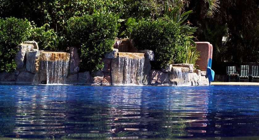 Imagen de la piscina del Hotel Rancho San Diego Grand Spa Resort. Foto 16