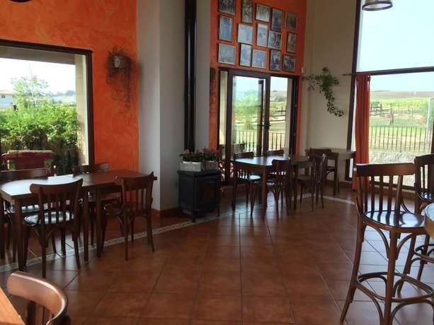 Imagen del bar/restaurante del Hotel Rancho Santa Ger&oacute;nima. Foto 6