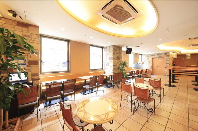 Imagen del bar/restaurante del Hotel RandB Hotel Shinyokohamaekimae. Foto 5