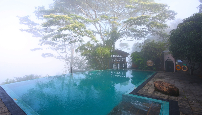 Imagen de la piscina del Hotel Randholee Resort and Spa. Foto 13