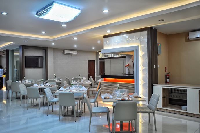 Imagen del bar/restaurante del Hotel Rangkayo Basa Halal. Foto 4