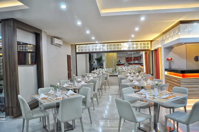 Imagen de los interiores del Hotel Rangkayo Basa Halal. Foto 11