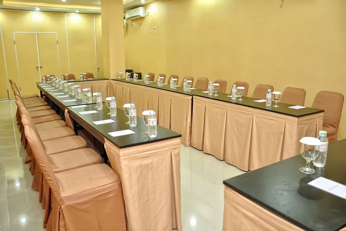 Imagen del bar/restaurante del Hotel Rangkayo Basa Halal. Foto 6