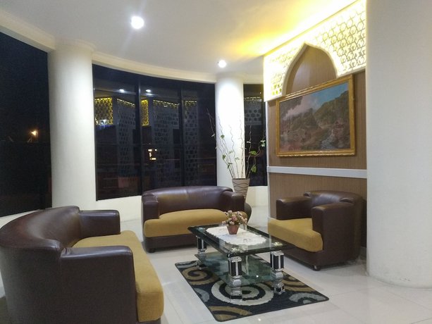 Imagen de los interiores del Hotel Rangkayo Basa Padang Panjang. Foto 19