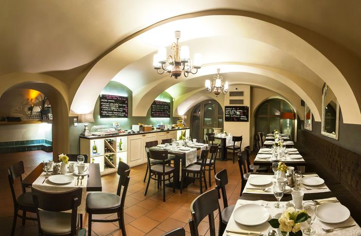 Imagen del bar/restaurante del Hotel Rango. Foto 6