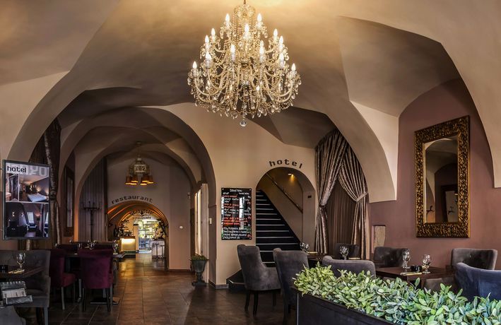 Imagen del bar/restaurante del Hotel Rango. Foto 7