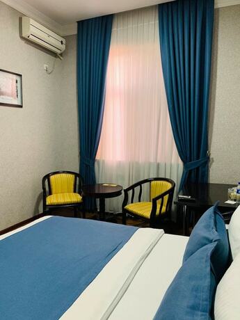 Imagen de la habitación del Hotel Rangrez. Foto 19