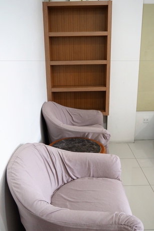 Imagen de los interiores del Hotel Rangsee Place. Foto 17