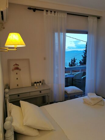 Imagen de la habitación del Hotel Rania, Loutra Edipsou. Foto 17