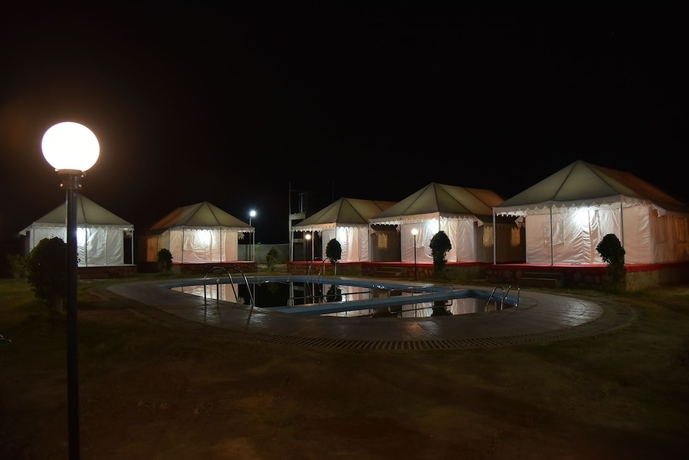 Imagen de la piscina del Hotel Rann Village Resort. Foto 10
