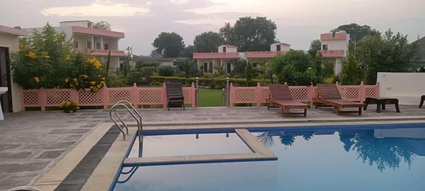 Imagen de la piscina del Hotel Ranthambhore Nature Camp Resort. Foto 18