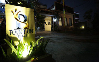 Imagen de la piscina del Hotel Rantun's Place. Foto 14