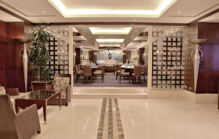 Imagen de los interiores del Hotel Raouché Arjaan By Rotana. Foto 14