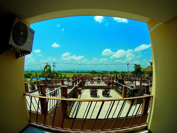 Imagen de la habitación del Hotel Rapeepong Resort Nanthai. Foto 6