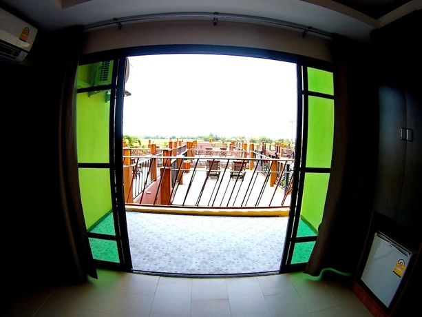 Imagen de la habitación del Hotel Rapeepong Resort Nanthai. Foto 12