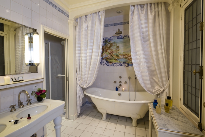 Imagen de la habitación del Hotel Raphael, Arco del Triunfo-El&iacute;seo. Foto 10