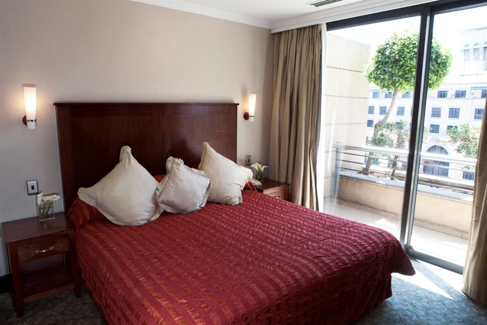 Imagen de la habitación del Hotel Raphael Penthouse Suites. Foto 2