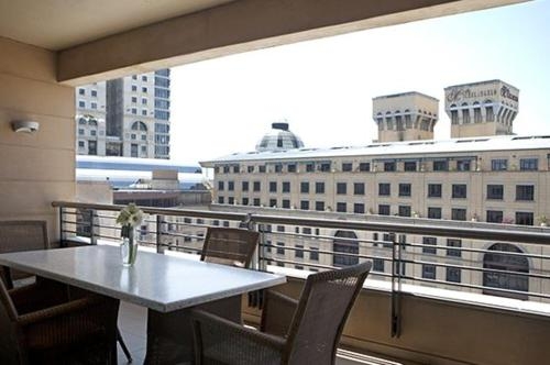 Imagen de la habitación del Hotel Raphael Suites. Foto 8