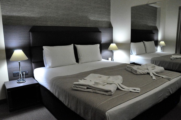 Imagen de la habitación del Hotel Rapos Resort Hotel. Foto 15