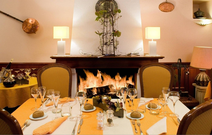 Imagen del bar/restaurante del Hotel Rapp'hôtel. Foto 2