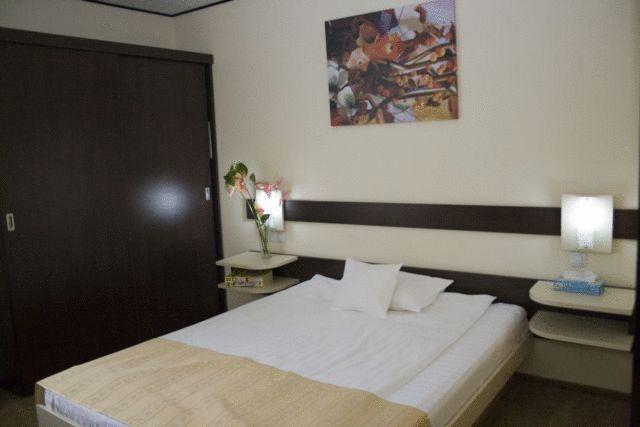 Imagen de la habitación del Hotel Rapsodia City Center. Foto 8