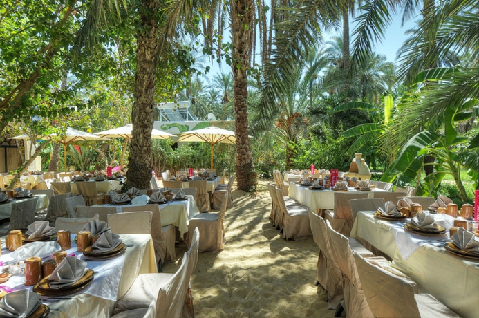 Imagen del bar/restaurante del Hotel Ras El Ain. Foto 4