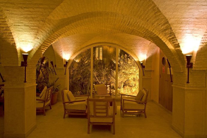 Imagen de los interiores del Hotel Ras El Ain. Foto 15