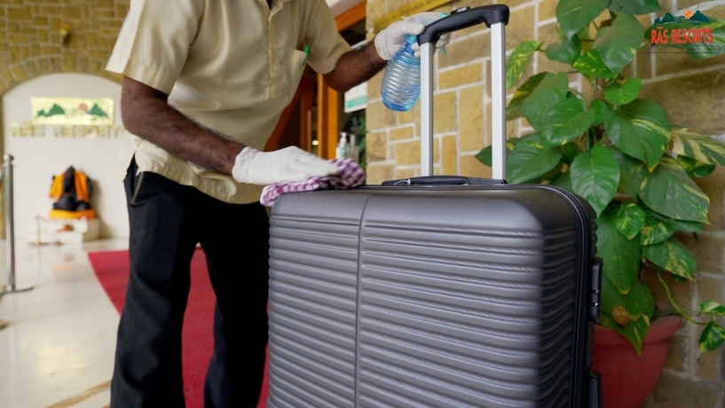 Imagen de los interiores del Hotel Ras Resorts. Foto 15