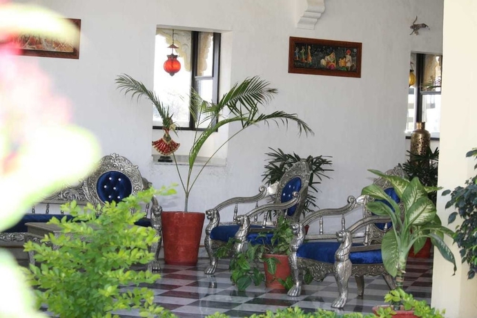 Imagen de los interiores del Hotel Rasik Priya Resort. Foto 19