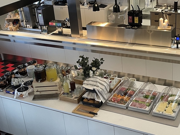 Imagen del bar/restaurante del Hotel Rasta Brom&ouml;lla. Foto 9