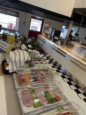 Imagen del bar/restaurante del Hotel Rasta Brom&ouml;lla. Foto 10