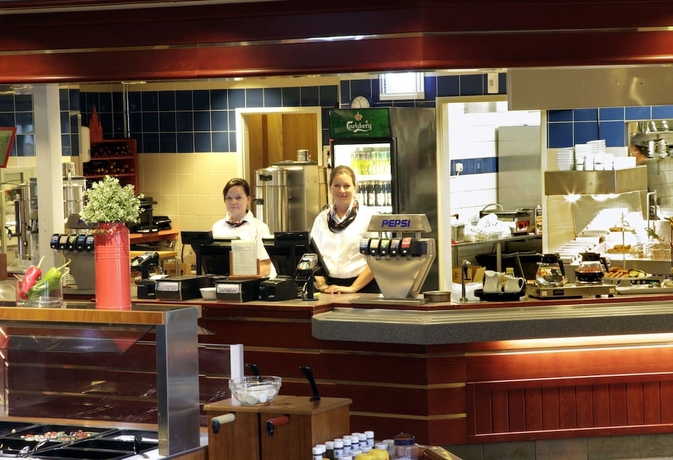 Imagen del bar/restaurante del Hotel Rasta Håby. Foto 3