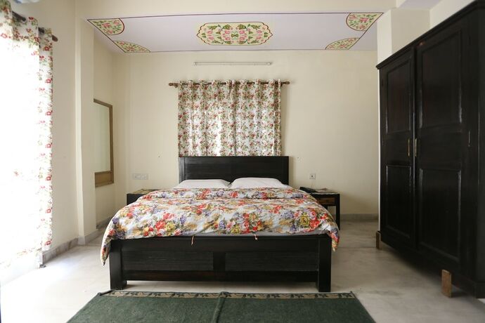 Imagen de la habitación del Hotel Ratan Niwas. Foto 17