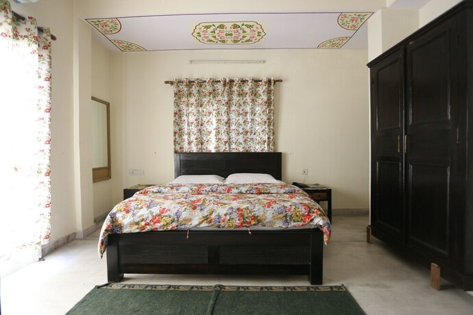 Imagen de la habitación del Hotel Ratan Niwas. Foto 23