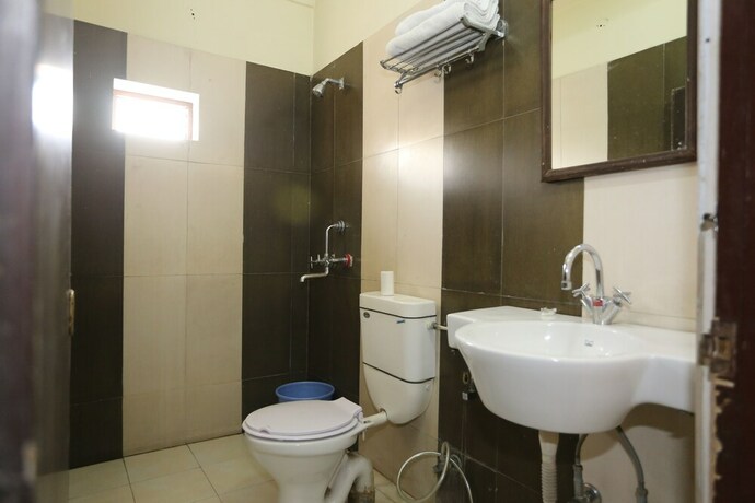 Imagen de la habitación del Hotel Ratan Niwas. Foto 27