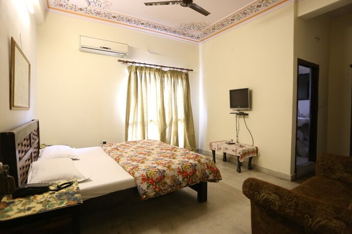 Imagen de la habitación del Hotel Ratan Niwas. Foto 29