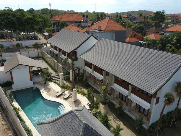 Imagen de la piscina del Hotel Ratan Uluwatu. Foto 20