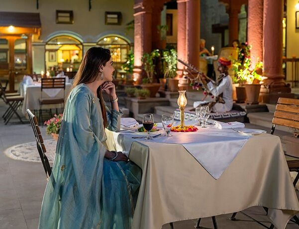 Imagen del bar/restaurante del Hotel Ratan Vilas. Foto 16