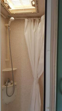 Imagen de la habitación del Hotel Ratcha Farm. Foto 2