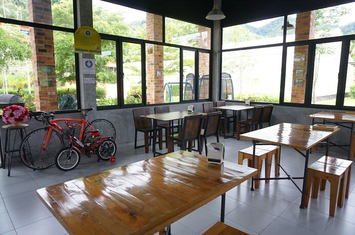 Imagen de los interiores del Hotel Ratcha Farm. Foto 18